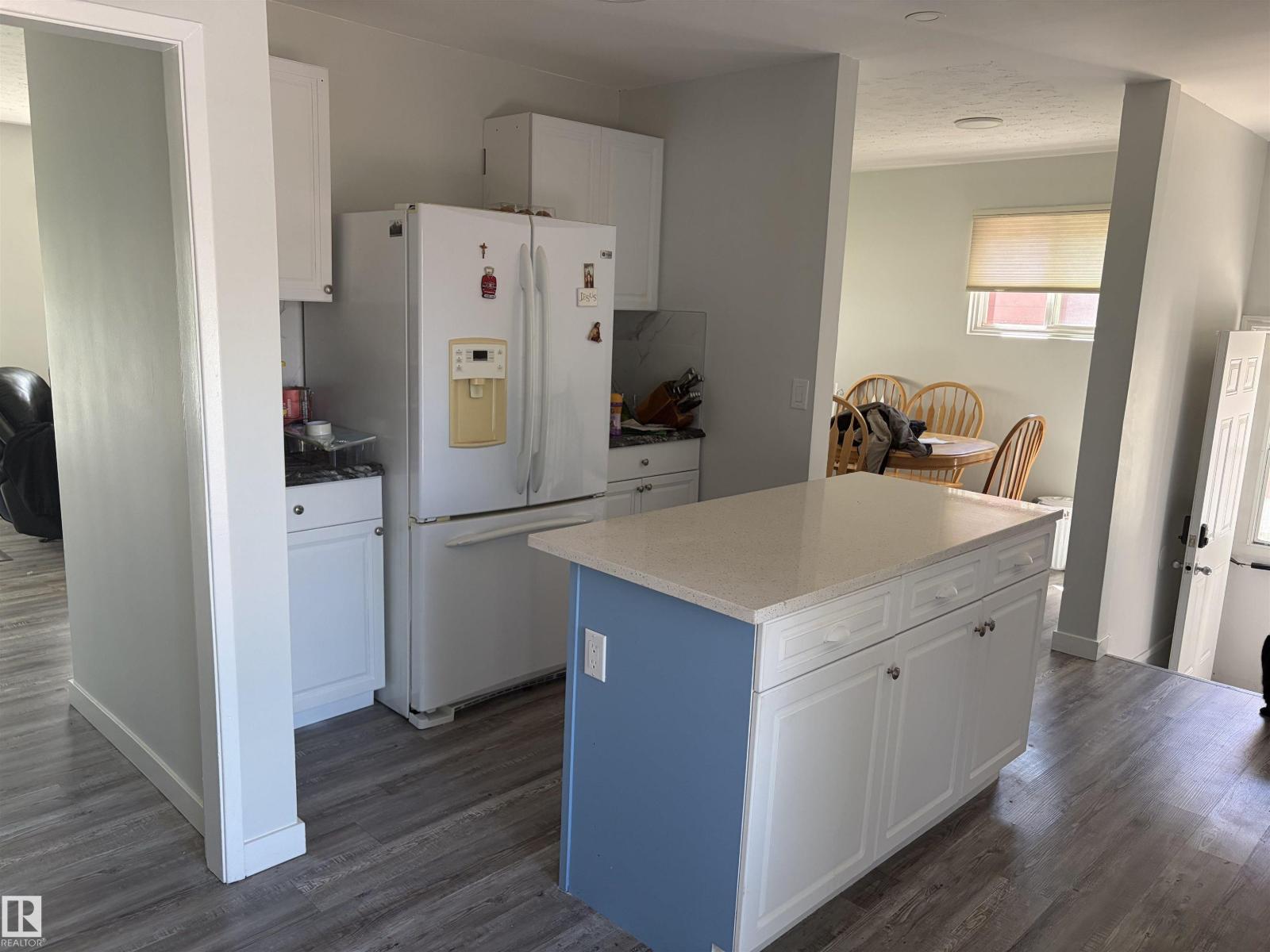 15922 92 Av NW, Edmonton, Alberta  T5R 5C6 - Photo 6 - E4497025
