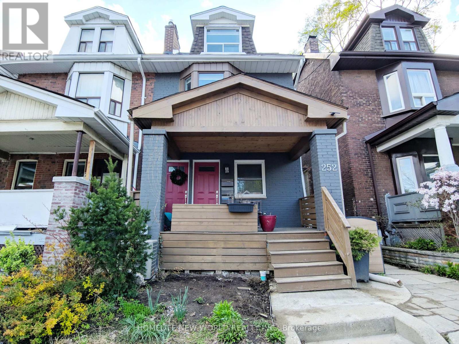 1 - 252 GREENWOOD AVENUE, Toronto, Ontario