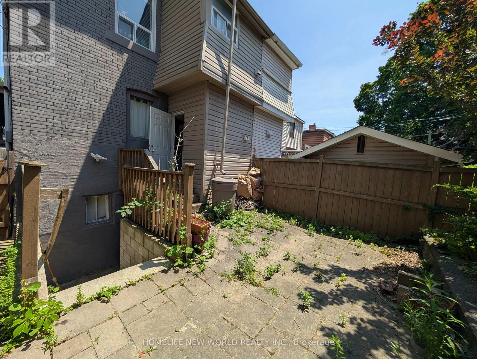 1 - 252 Greenwood Avenue, Toronto, Ontario  M4L 2R3 - Photo 13 - E13521418