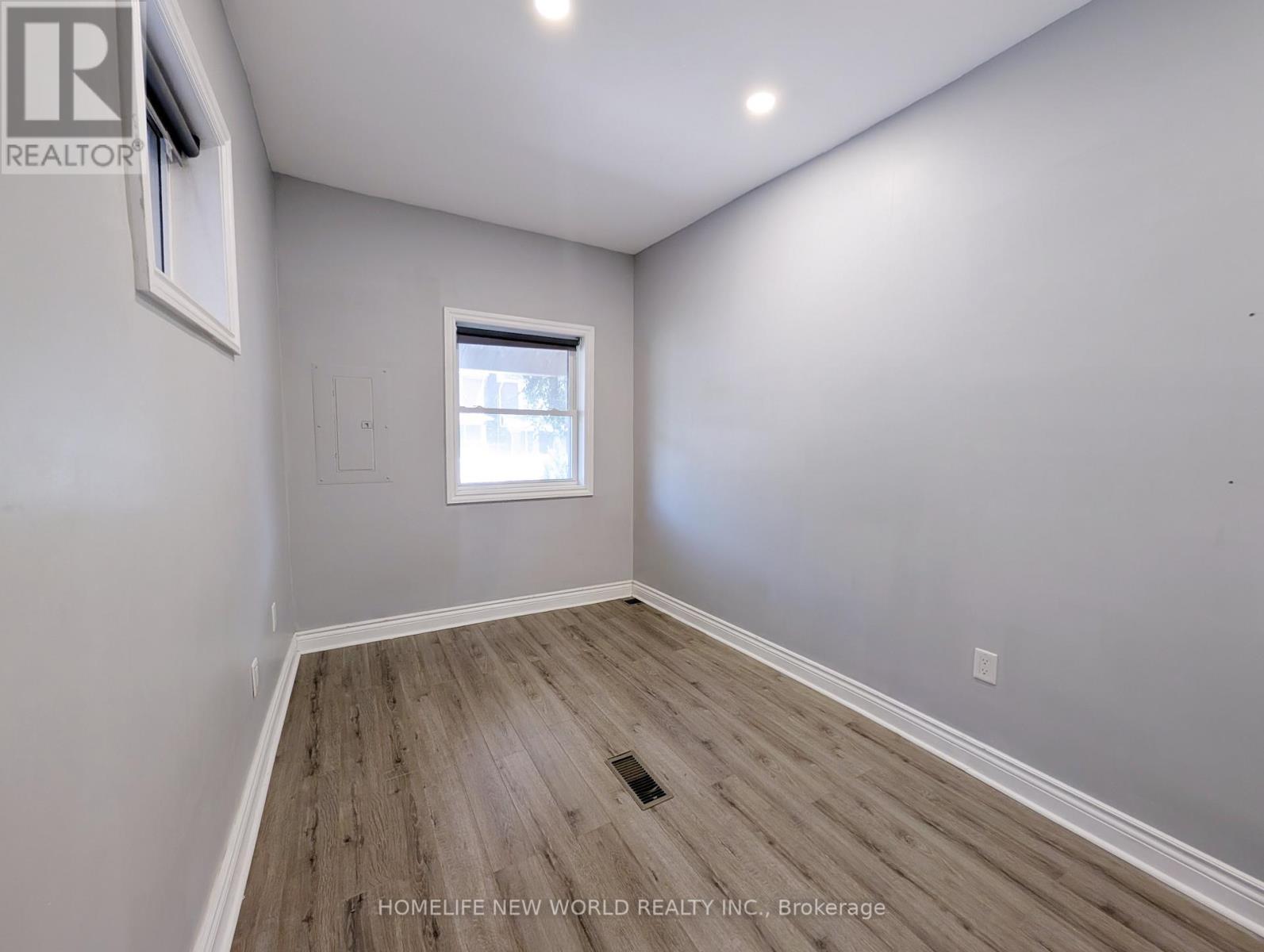 1 - 252 Greenwood Avenue, Toronto, Ontario  M4L 2R3 - Photo 8 - E13521418