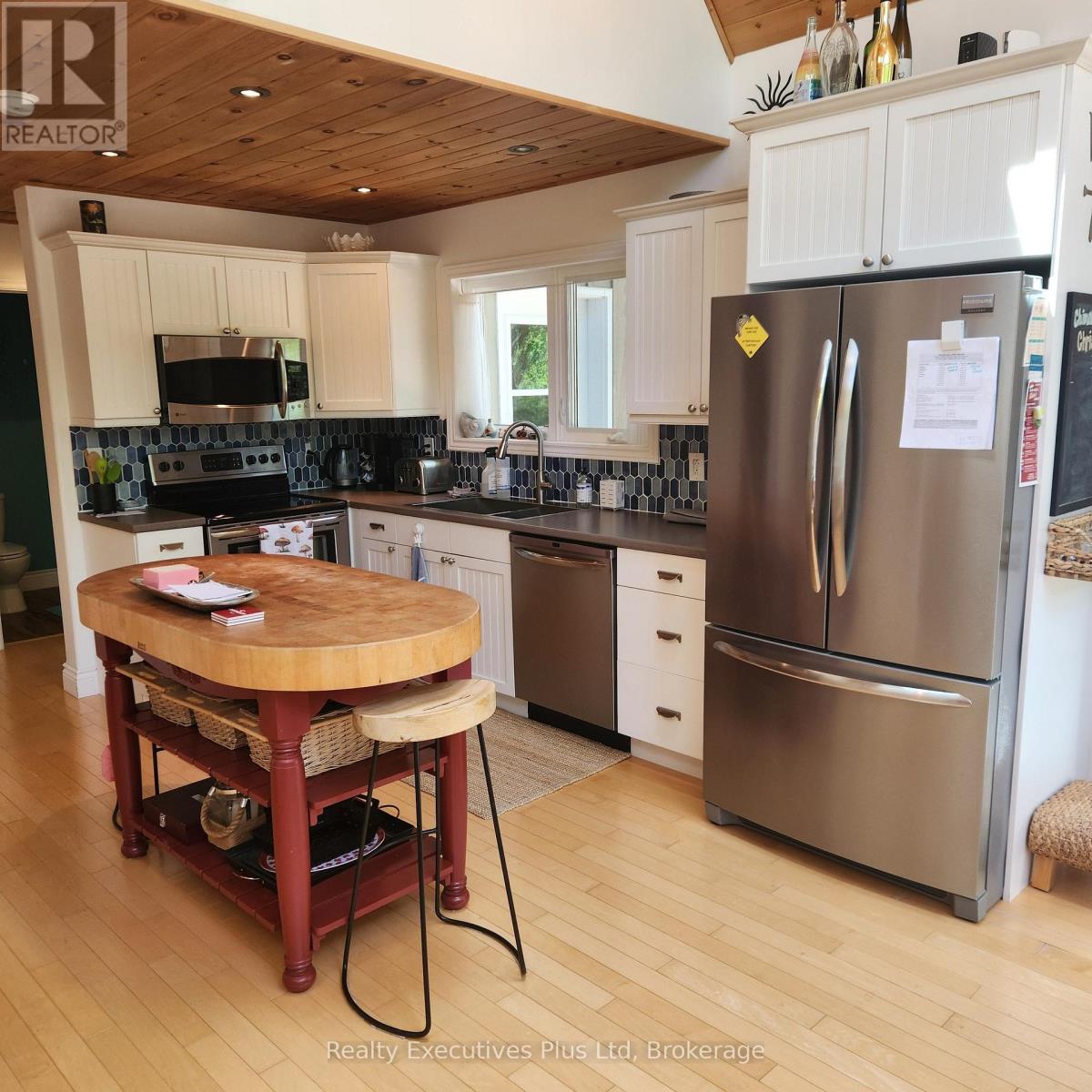 5 Myiinggans Miikaan Lane, Christian Island 30, Ontario  L9M 0A9 - Photo 10 - S13521302