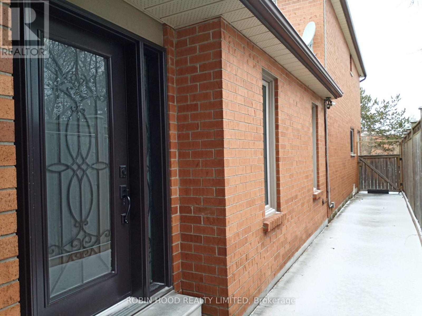 REAR - 15 GAYLA STREET S
