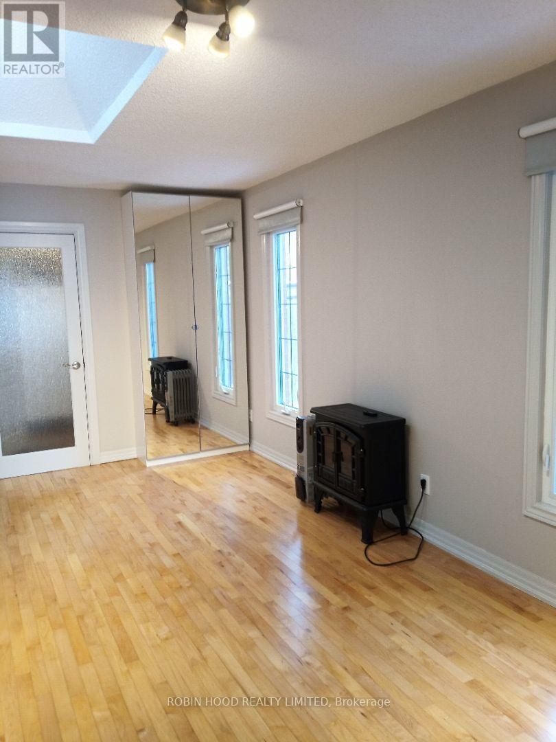 Rear - 15 Gayla Street S, Vaughan, Ontario  L4J 6W2 - Photo 11 - N13521458