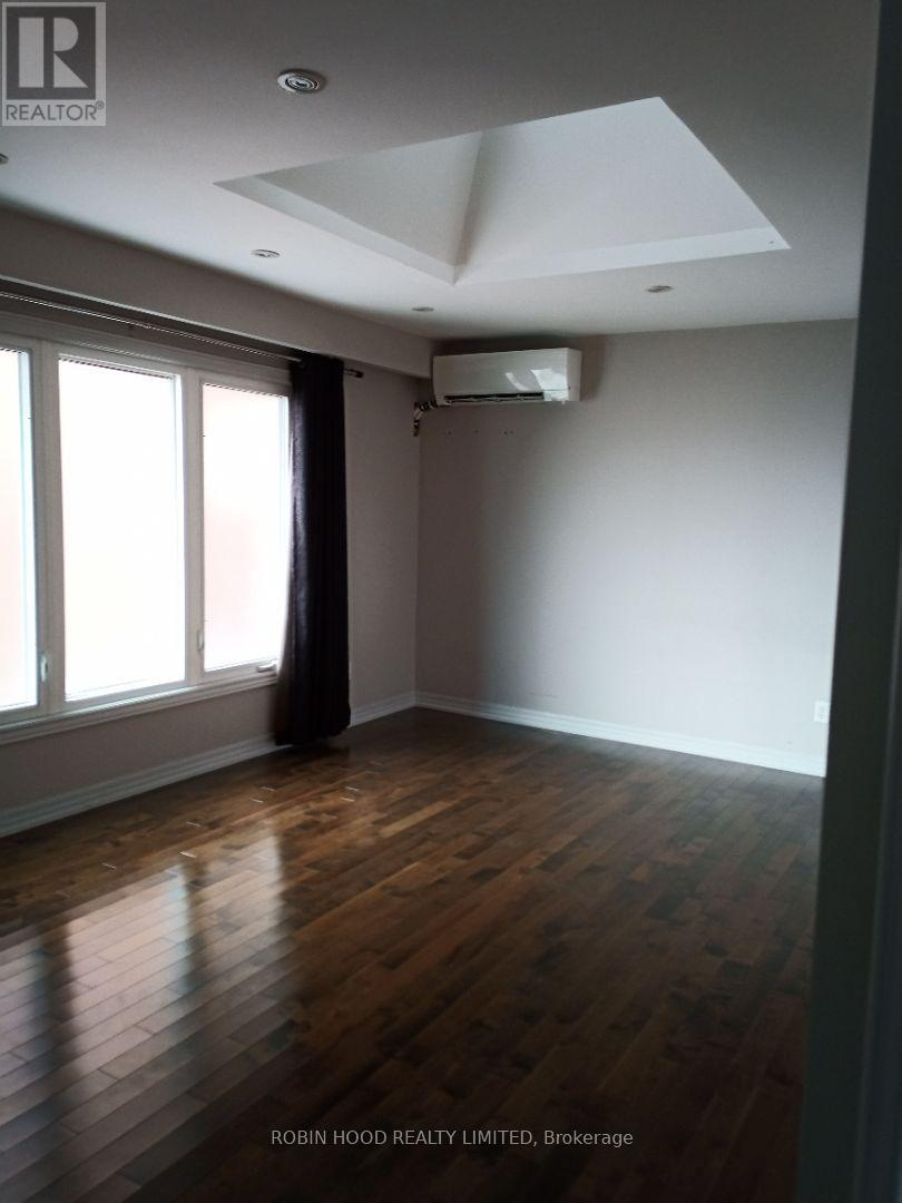 Rear - 15 Gayla Street S, Vaughan, Ontario  L4J 6W2 - Photo 3 - N13521458