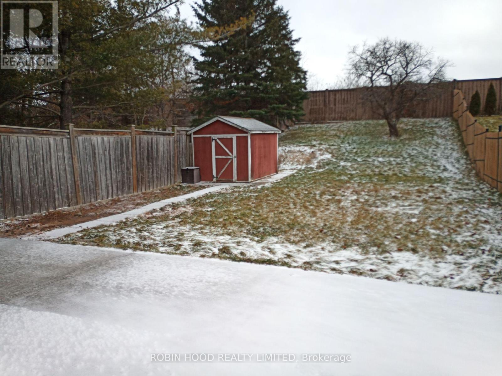 Rear - 15 Gayla Street S, Vaughan, Ontario  L4J 6W2 - Photo 8 - N13521458