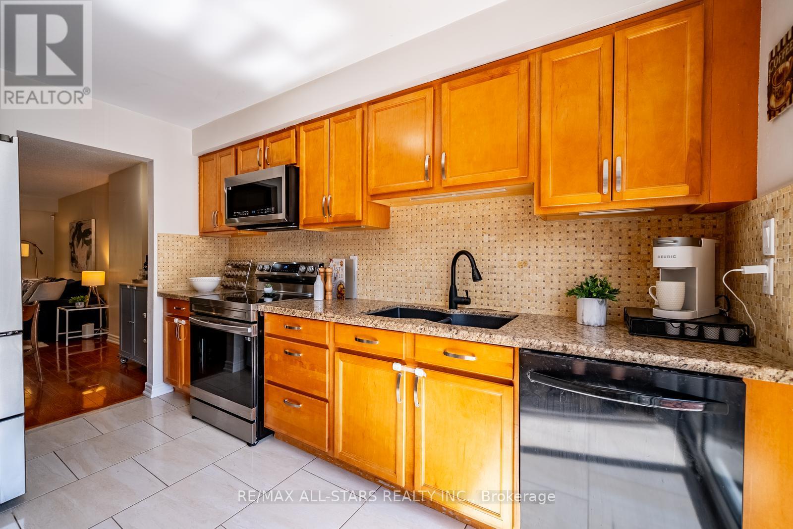 117 - 60 Hanson Road, Mississauga, Ontario  L5B 2P6 - Photo 12 - W13521304
