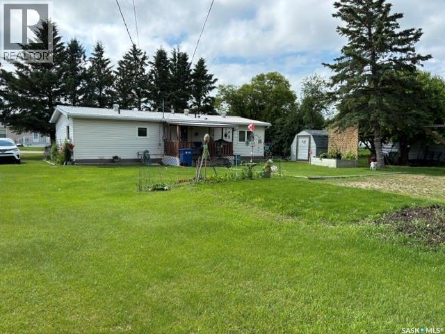 17 Lumsden Street, Manor, Saskatchewan  S0C 1R0 - Photo 12 - SK041460