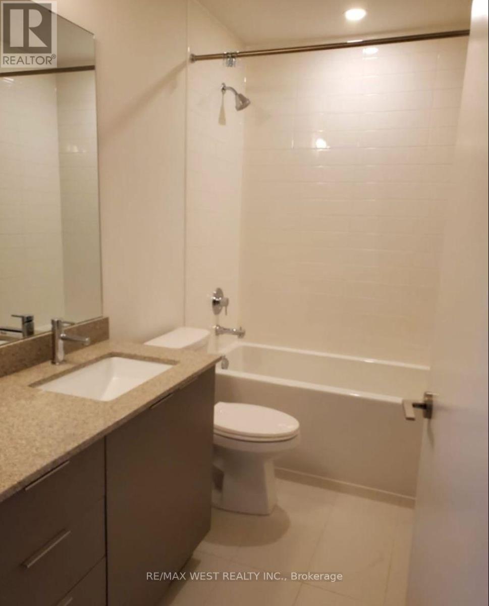 827 - 576 Front St W Street, Toronto, Ontario M5V 1C1 - Photo 6 - C13499176