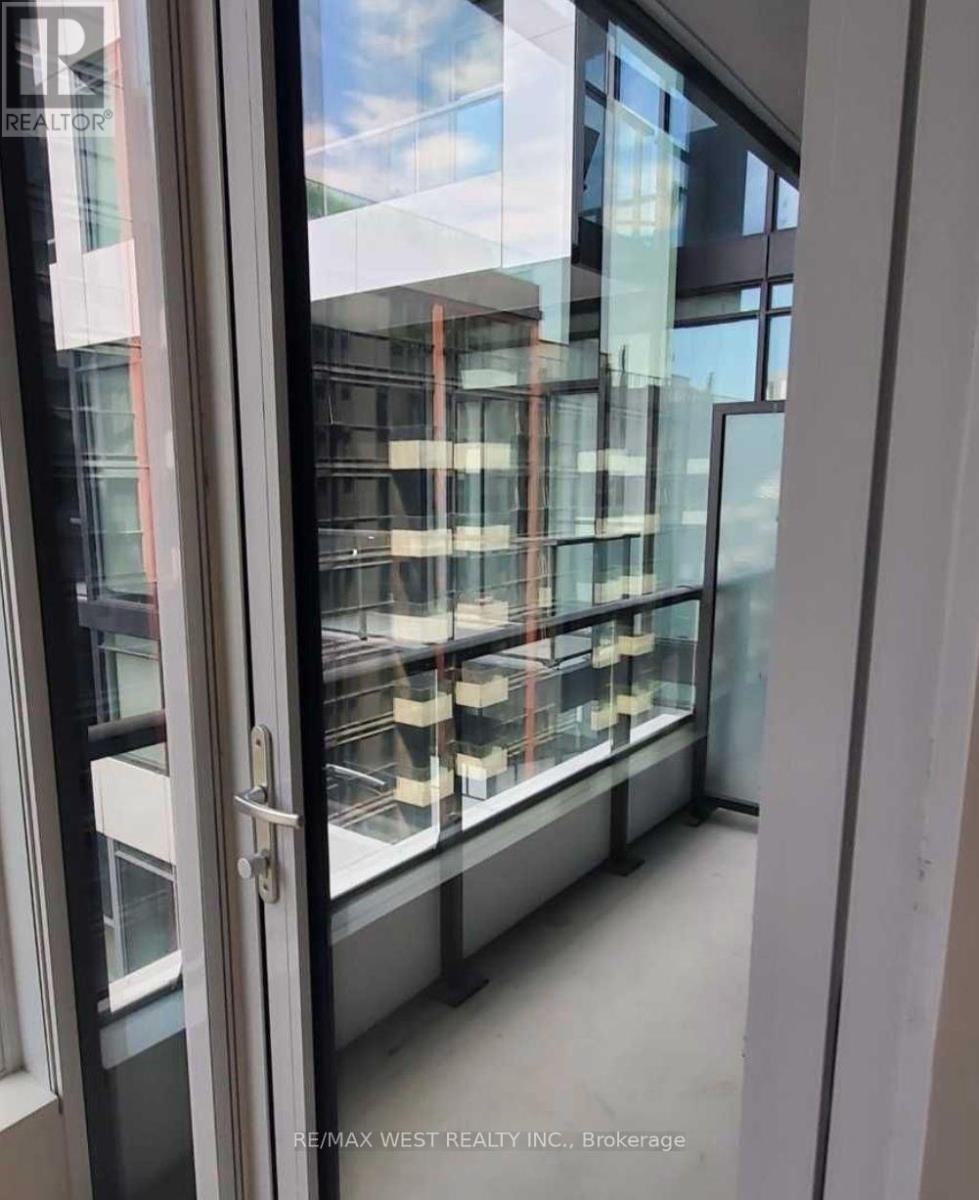 827 - 576 Front St W Street, Toronto, Ontario M5V 1C1 - Photo 8 - C13499176