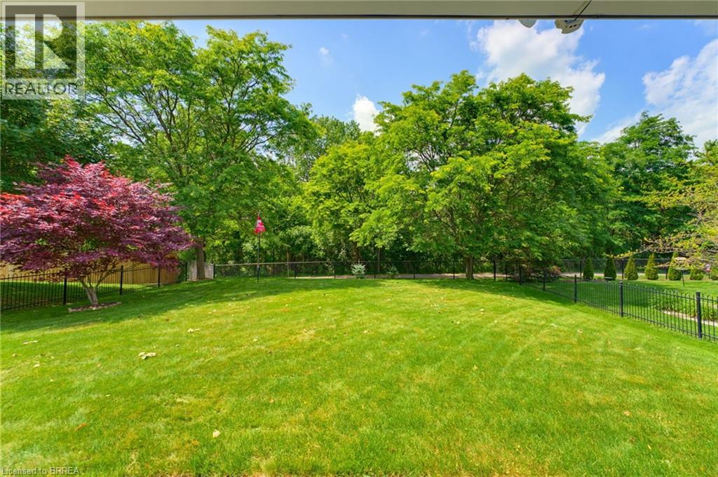 12 Macbride Court, Brantford, Ontario  N3T 6J1 - Photo 6 - 40845162