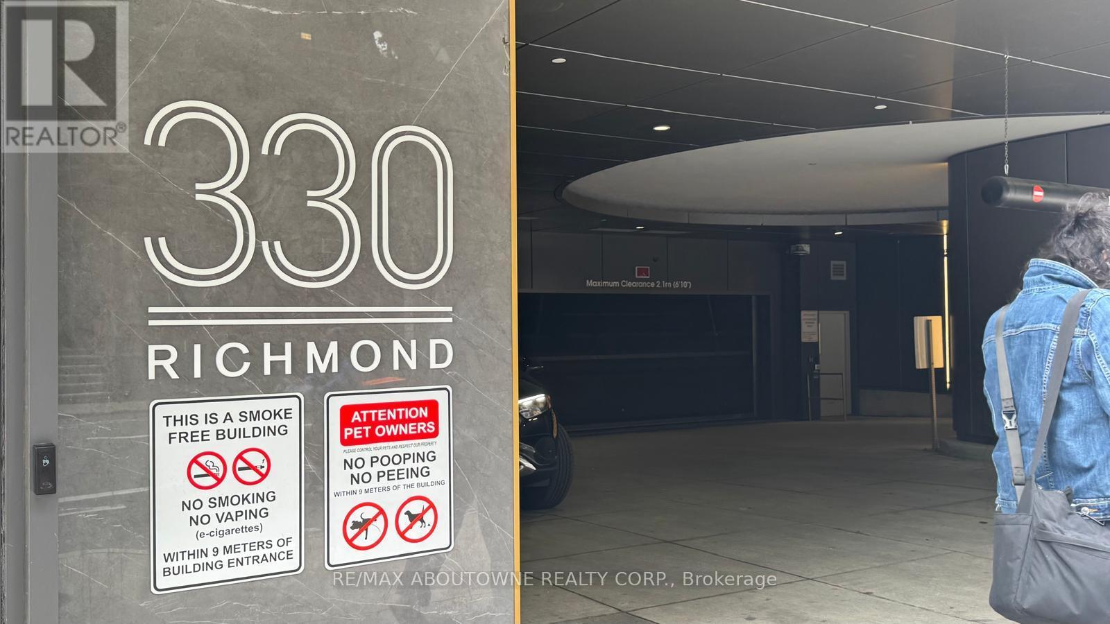 330 RICHMOND STREET W