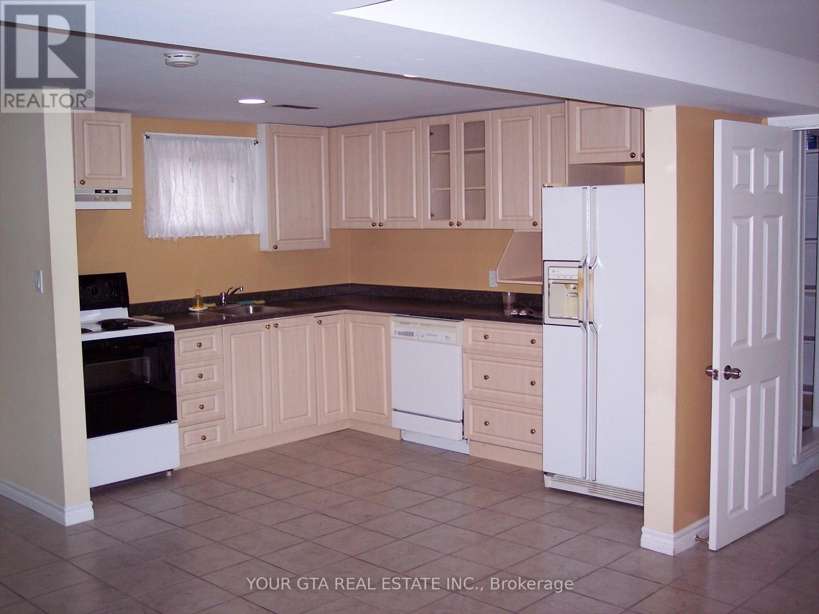 Lower - 147 Bonham Blvd Boulevard, Mississauga, Ontario  L5M 1C9 - Photo 4 - W13521520
