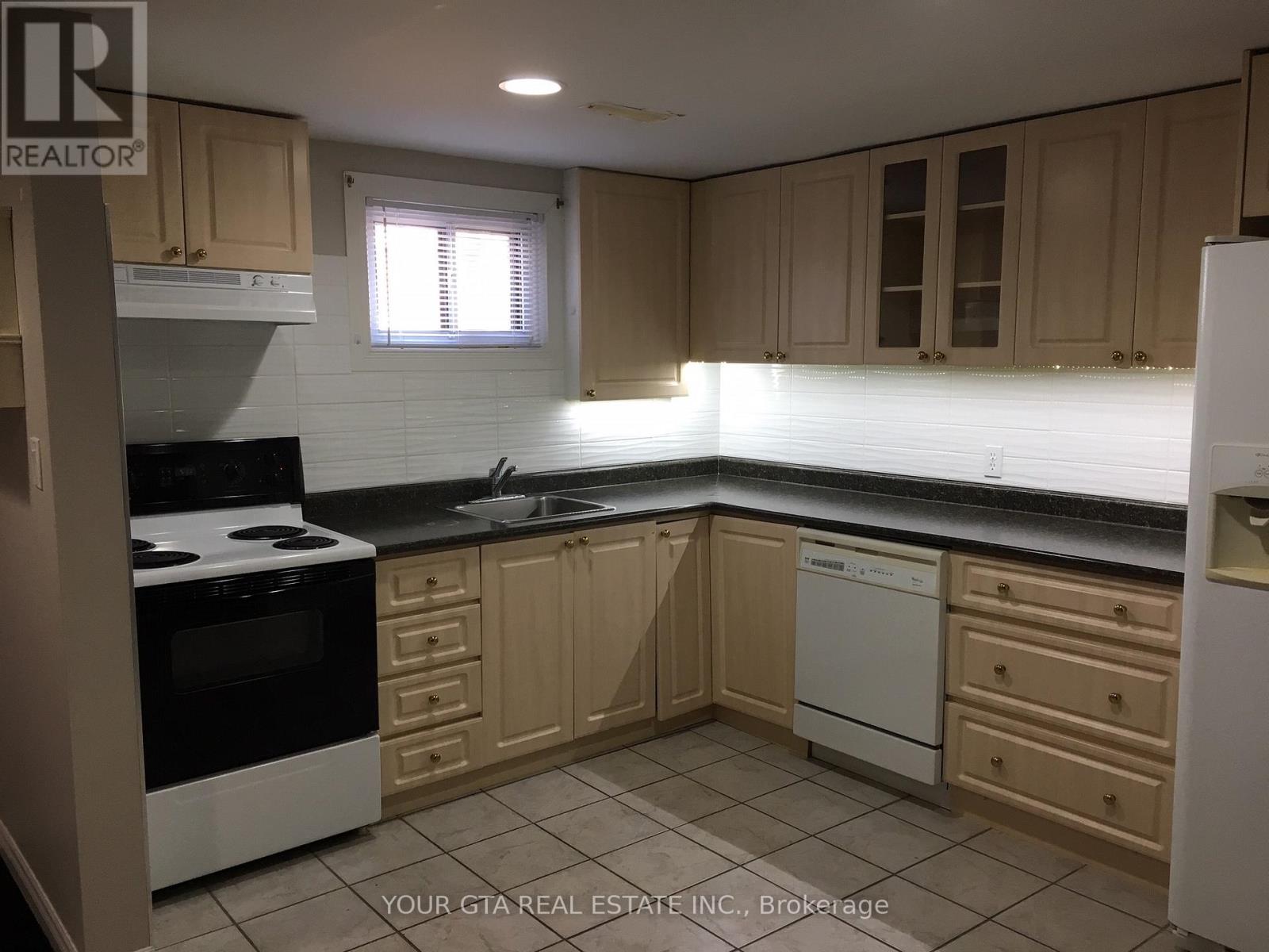 Lower - 147 Bonham Blvd Boulevard, Mississauga, Ontario  L5M 1C9 - Photo 7 - W13521520
