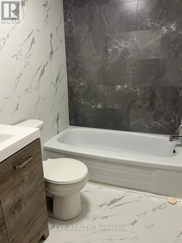 Upper Level - 254 Hillside Drive, Mississauga, Ontario  L5M 1G5 - Photo 7 - W13521528