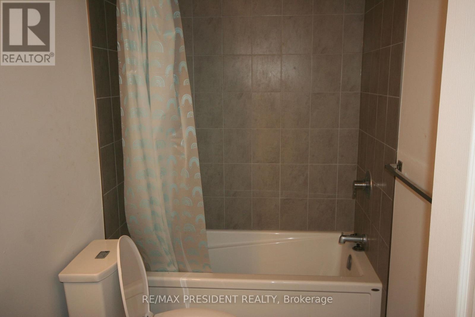 116 Lomond Lane, Kitchener, Ontario  N2R 0T6 - Photo 9 - X13234244
