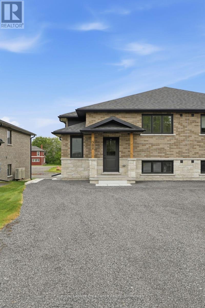 UPPER - 90B LYWOOD STREET