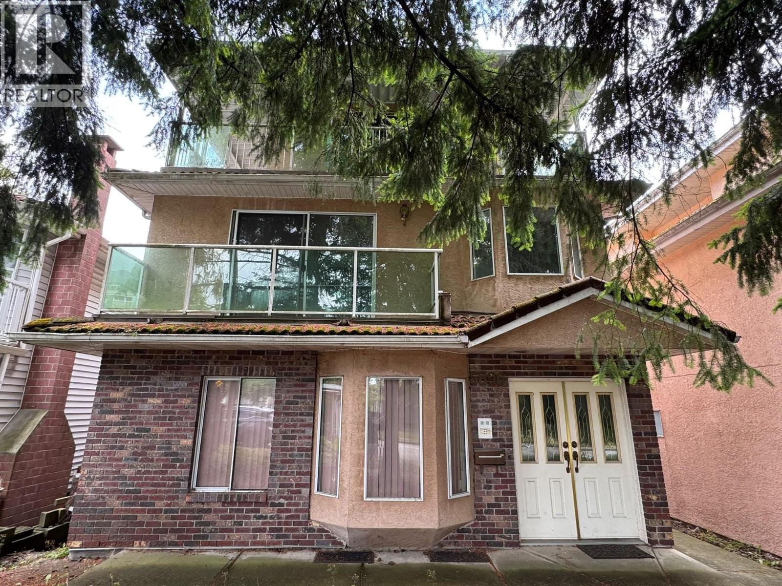 5896 ONTARIO STREET, Vancouver, British Columbia