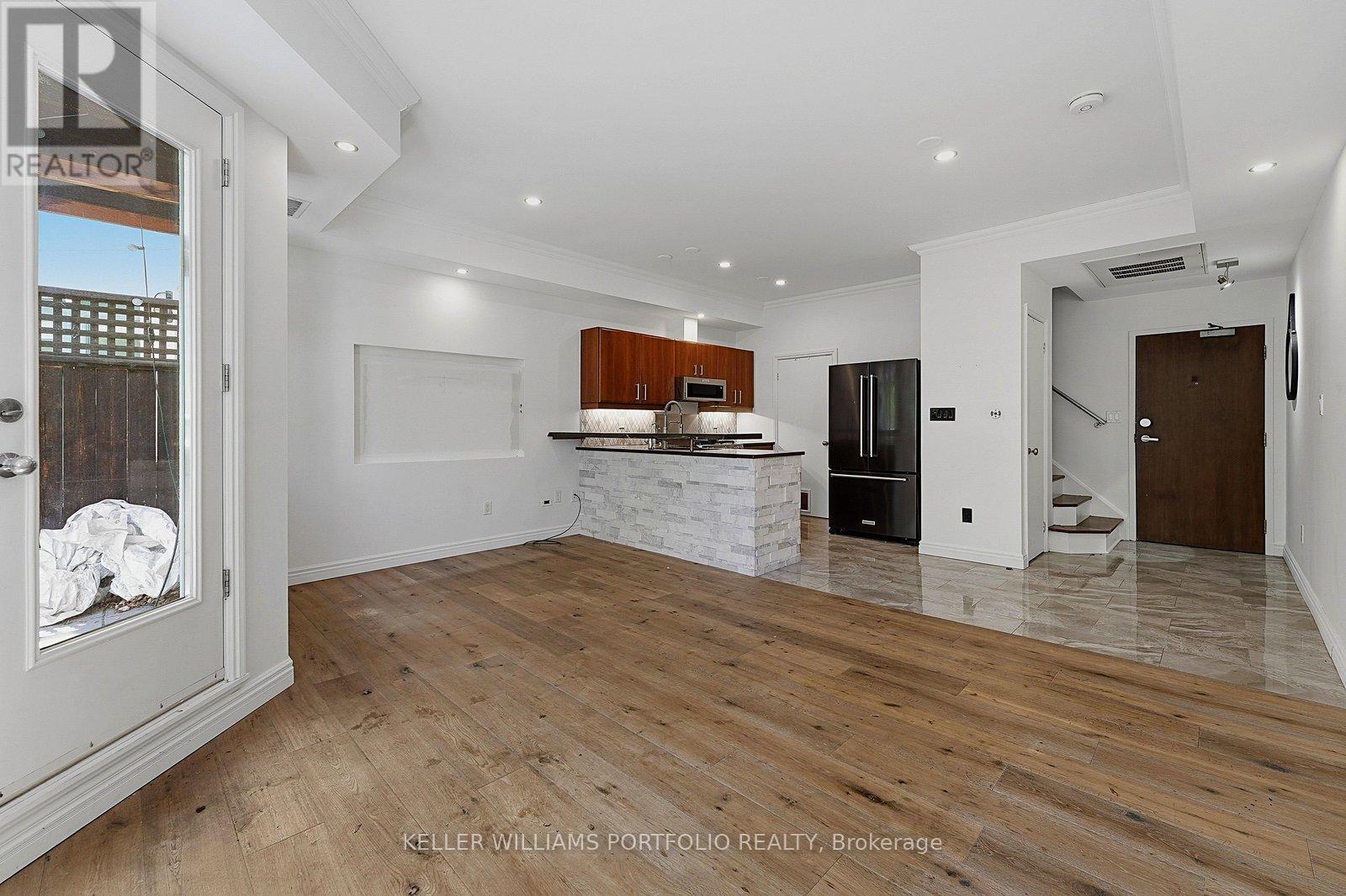 333 - 500 RICHMOND STREET W