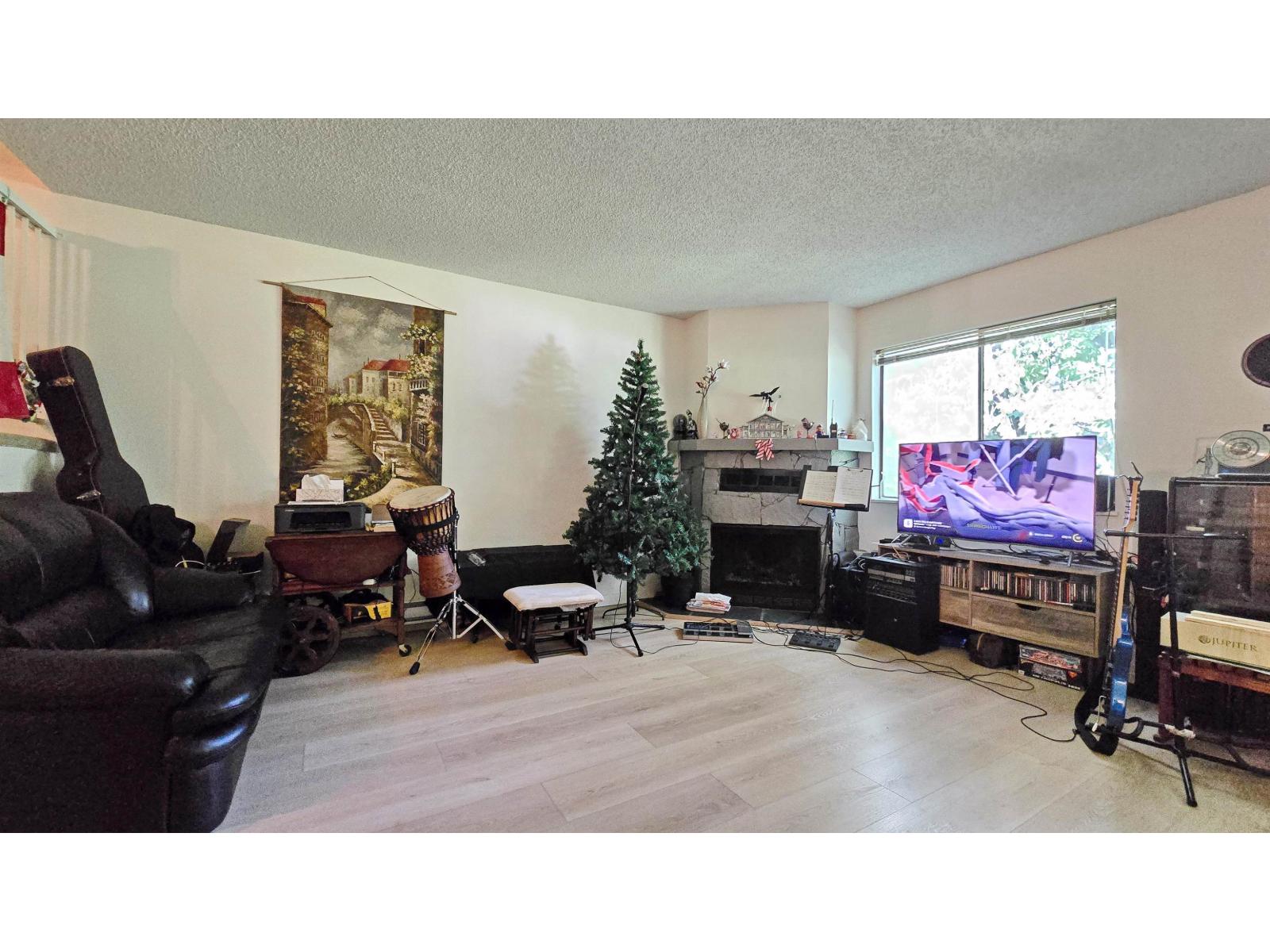 210 7144 133b Street, Surrey, British Columbia  V3W 8A4 - Photo 2 - R3142522