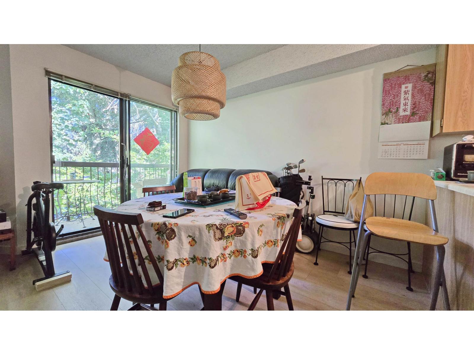 210 7144 133b Street, Surrey, British Columbia  V3W 8A4 - Photo 3 - R3142522