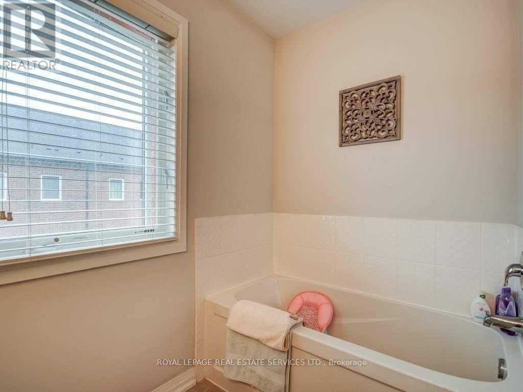 786 Banks Crescent, Milton, Ontario L9T 9A3 - Photo 14 - W13521548