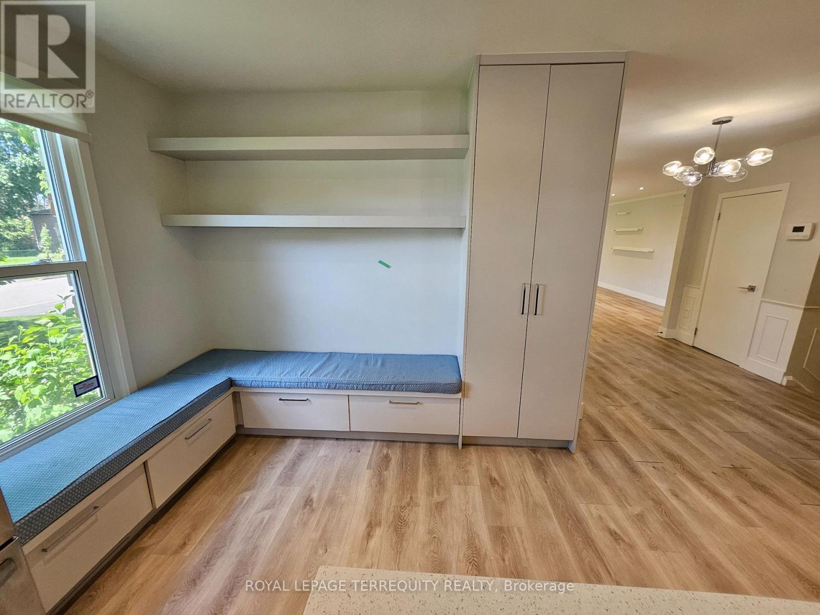 2067 Obeck Crescent, Mississauga, Ontario  L5H 3L6 - Photo 11 - W13521570