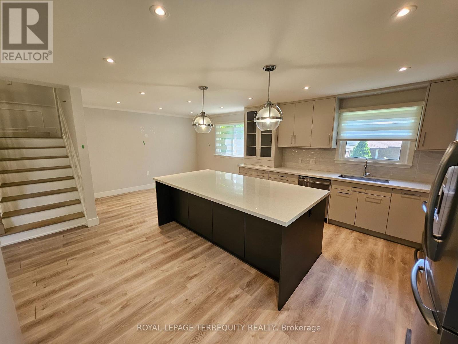 2067 Obeck Crescent, Mississauga, Ontario  L5H 3L6 - Photo 12 - W13521570