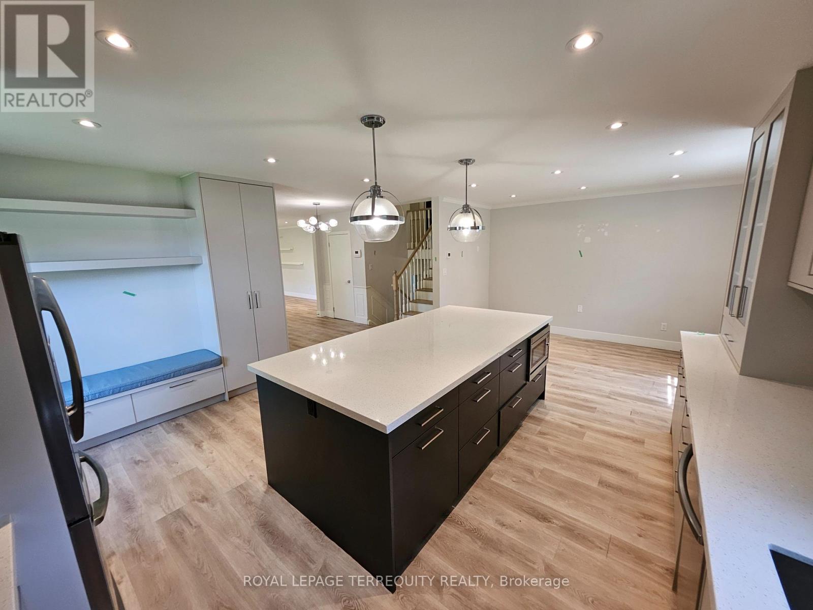2067 Obeck Crescent, Mississauga, Ontario  L5H 3L6 - Photo 13 - W13521570