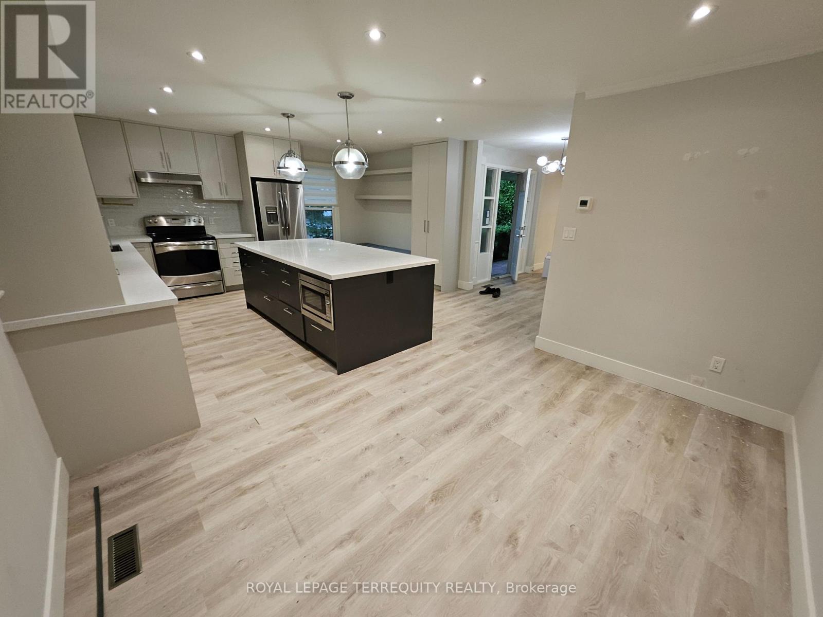 2067 Obeck Crescent, Mississauga, Ontario  L5H 3L6 - Photo 14 - W13521570