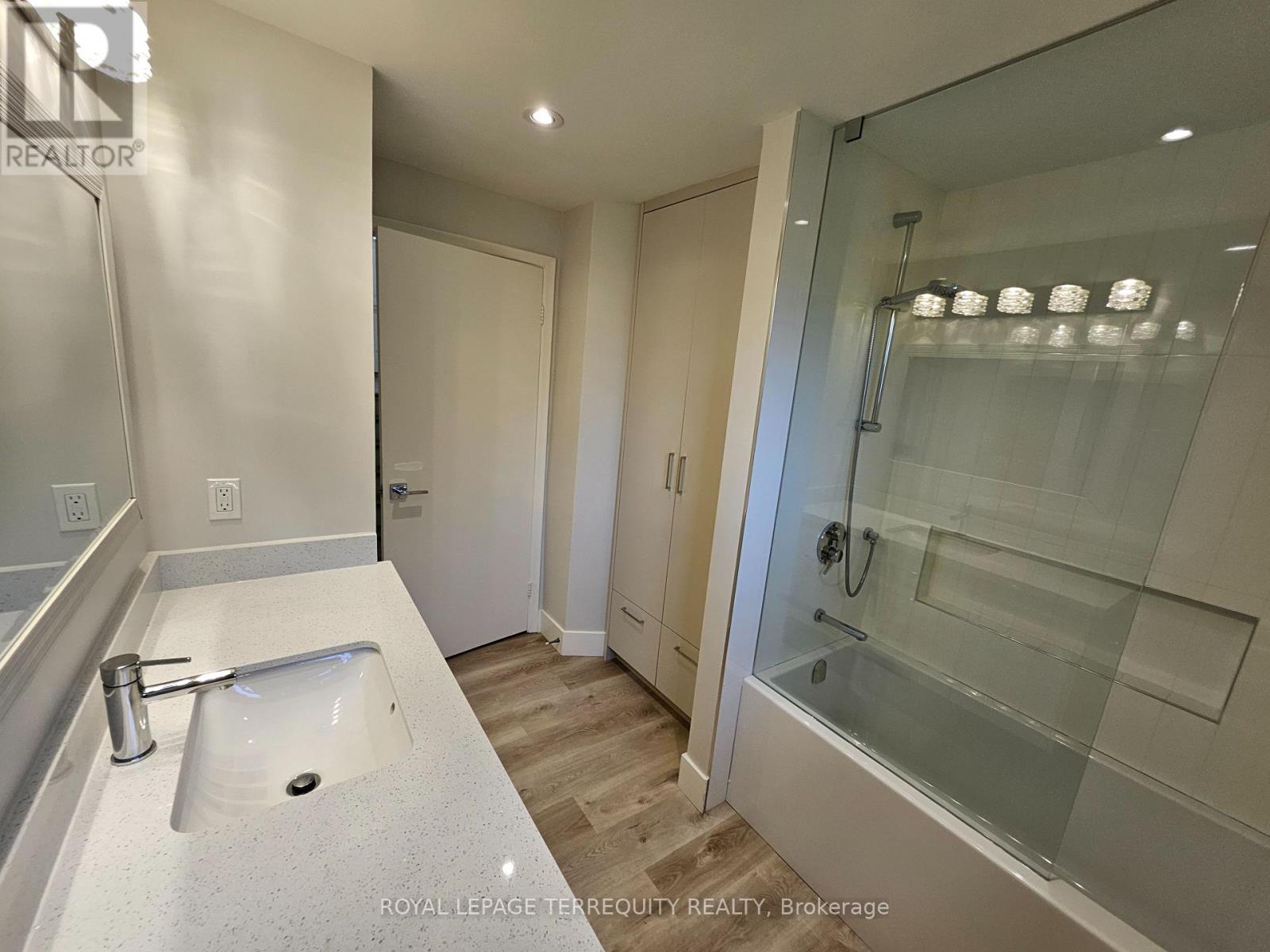 2067 Obeck Crescent, Mississauga, Ontario  L5H 3L6 - Photo 39 - W13521570