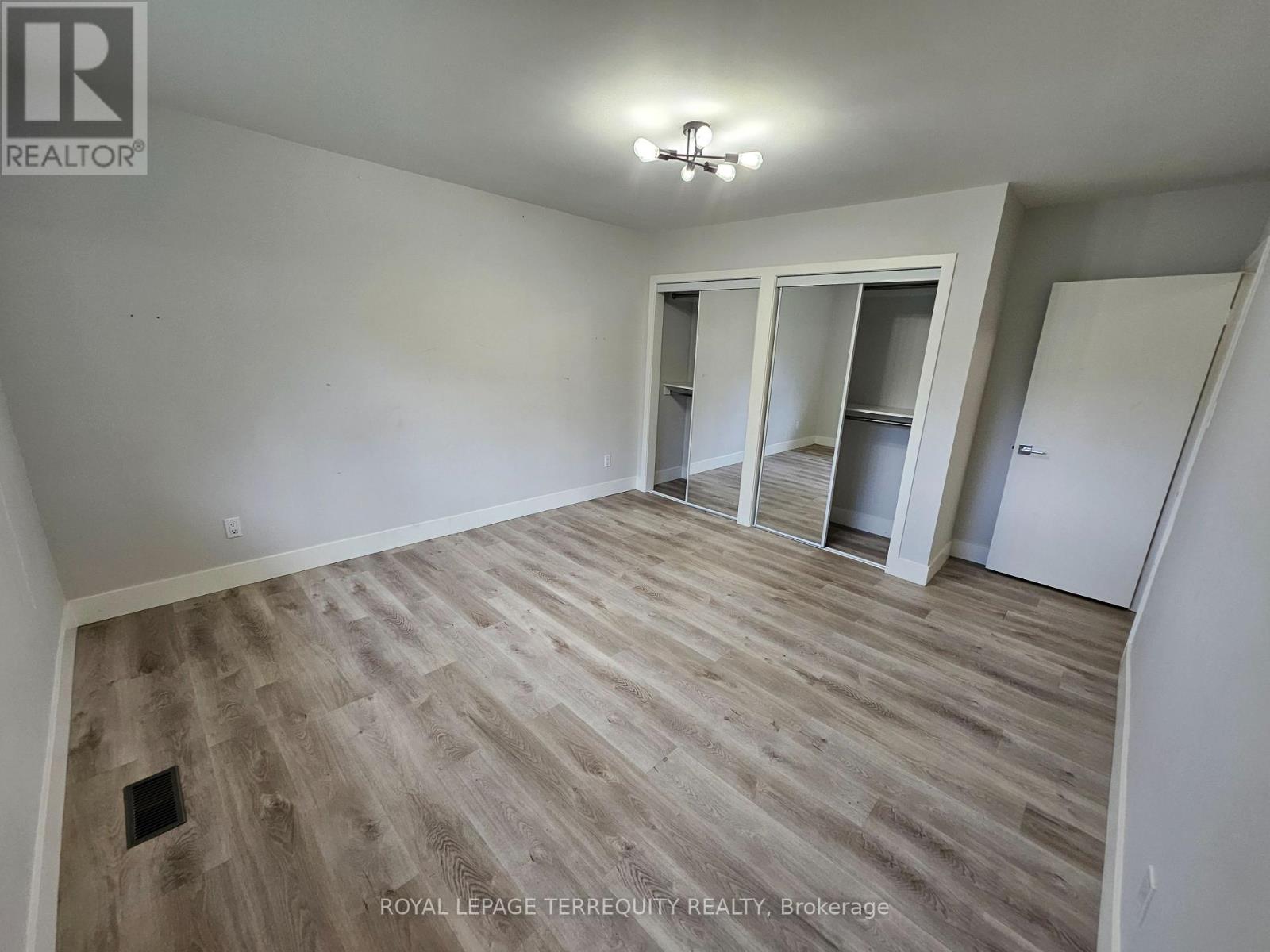 2067 Obeck Crescent, Mississauga, Ontario  L5H 3L6 - Photo 42 - W13521570