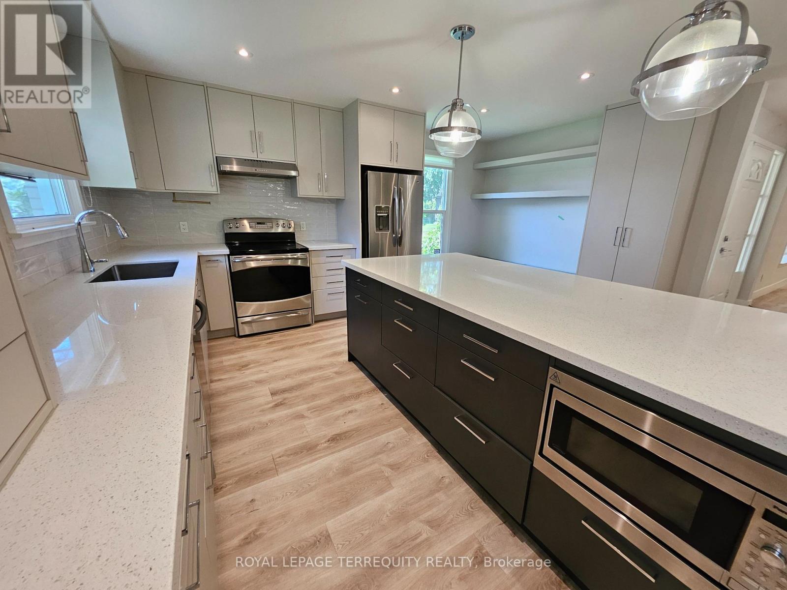 2067 Obeck Crescent, Mississauga, Ontario  L5H 3L6 - Photo 8 - W13521570
