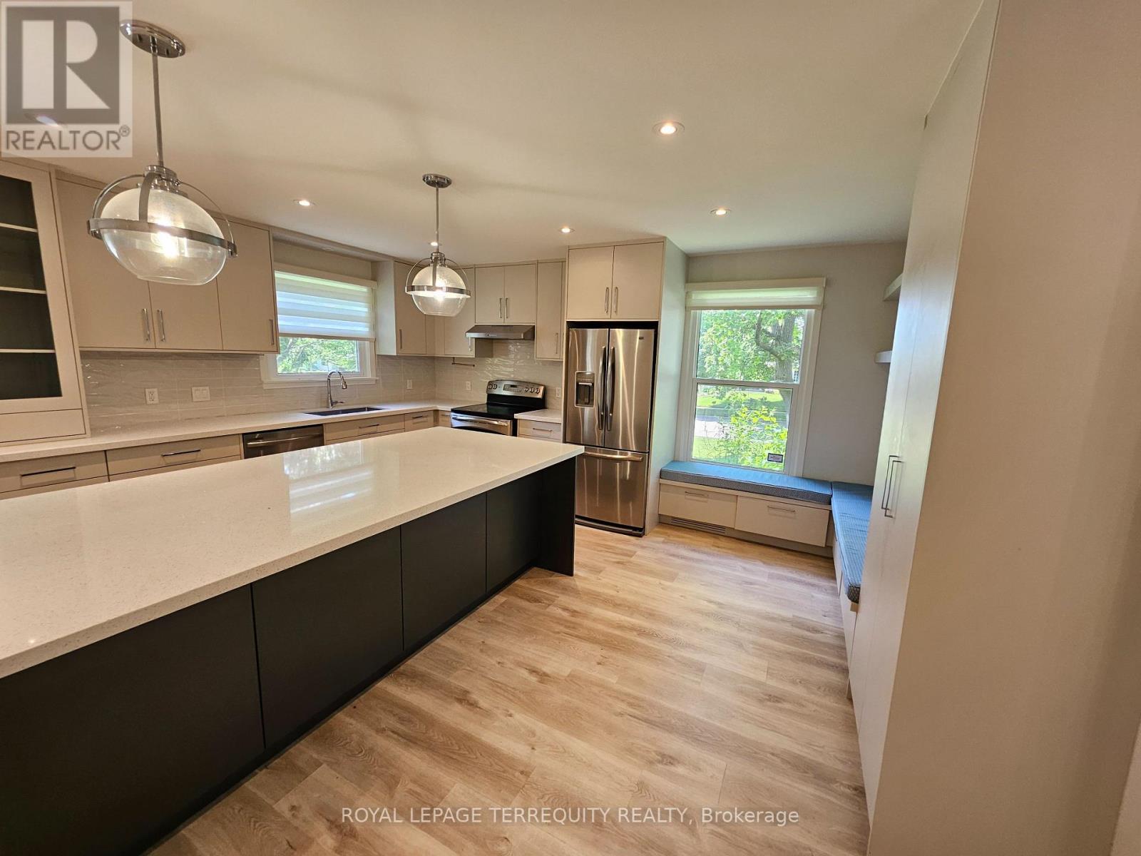 2067 Obeck Crescent, Mississauga, Ontario  L5H 3L6 - Photo 9 - W13521570