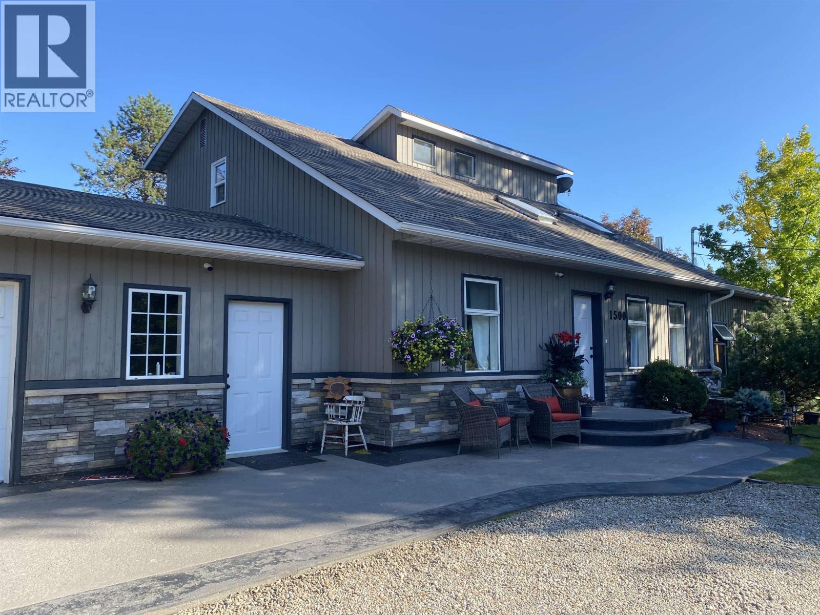 1500 Ash Street, Valemount, British Columbia  V0E 2Z0 - Photo 2 - R3142401