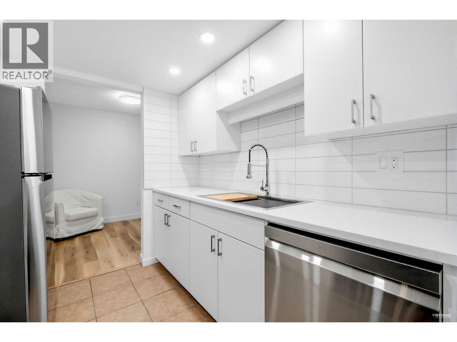 107 2925 Glen Drive, Coquitlam, British Columbia  V3B 7H9 - Photo 9 - R3142608