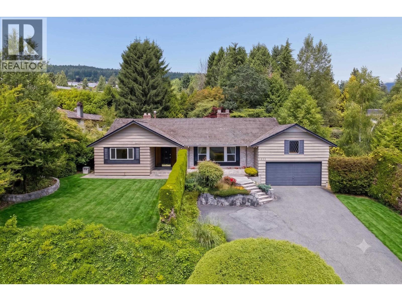 1211 CHARTWELL DRIVE, West Vancouver, British Columbia