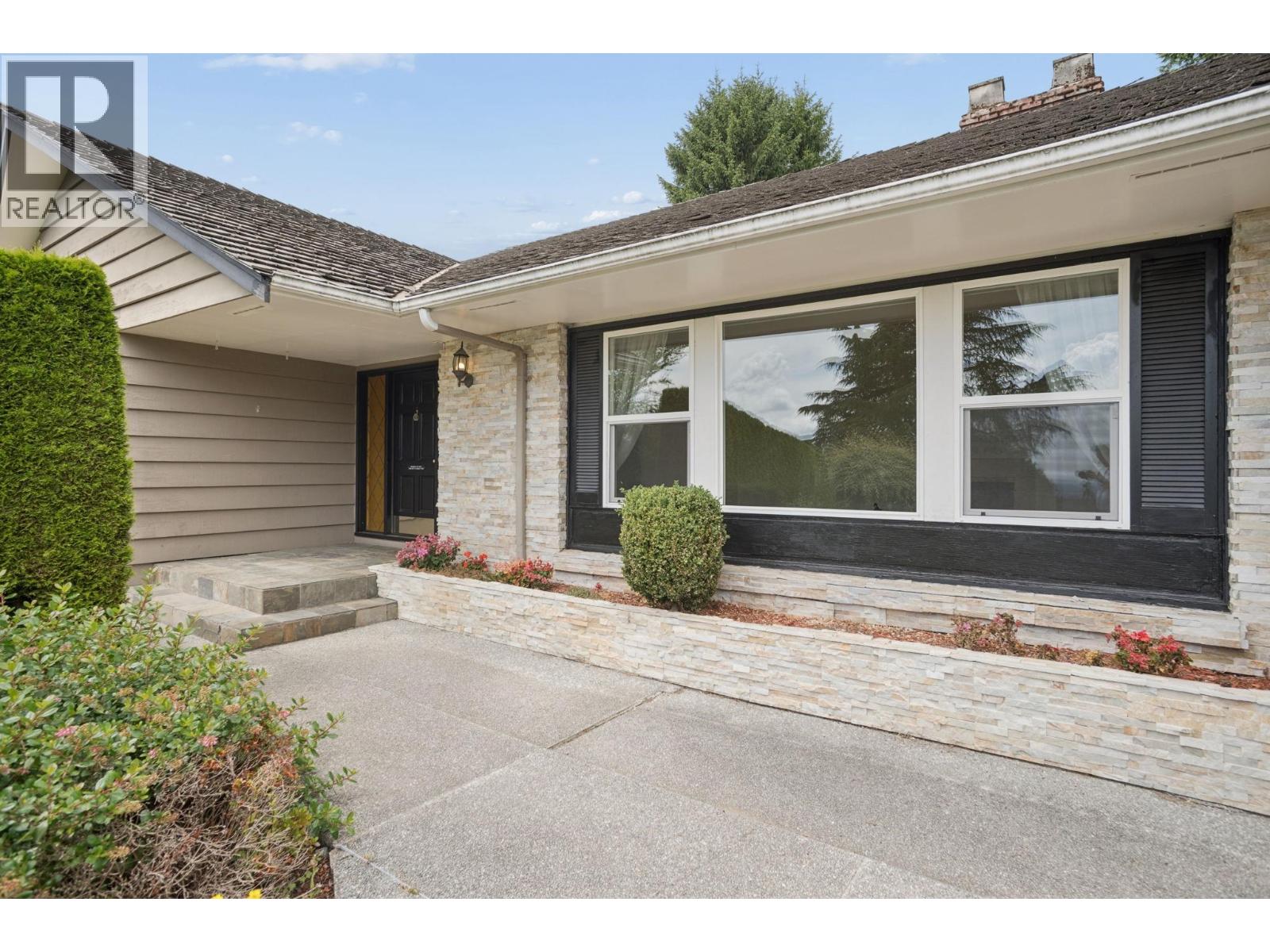 1211 Chartwell Drive, West Vancouver, British Columbia  V7S 2R1 - Photo 4 - R3142647
