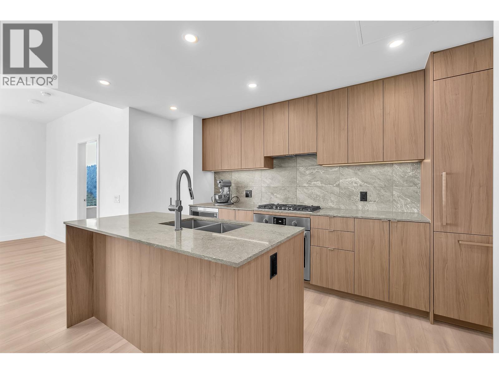 1002 626 Claremont Street, Coquitlam, British Columbia  V3J 0T1 - Photo 7 - R3142619