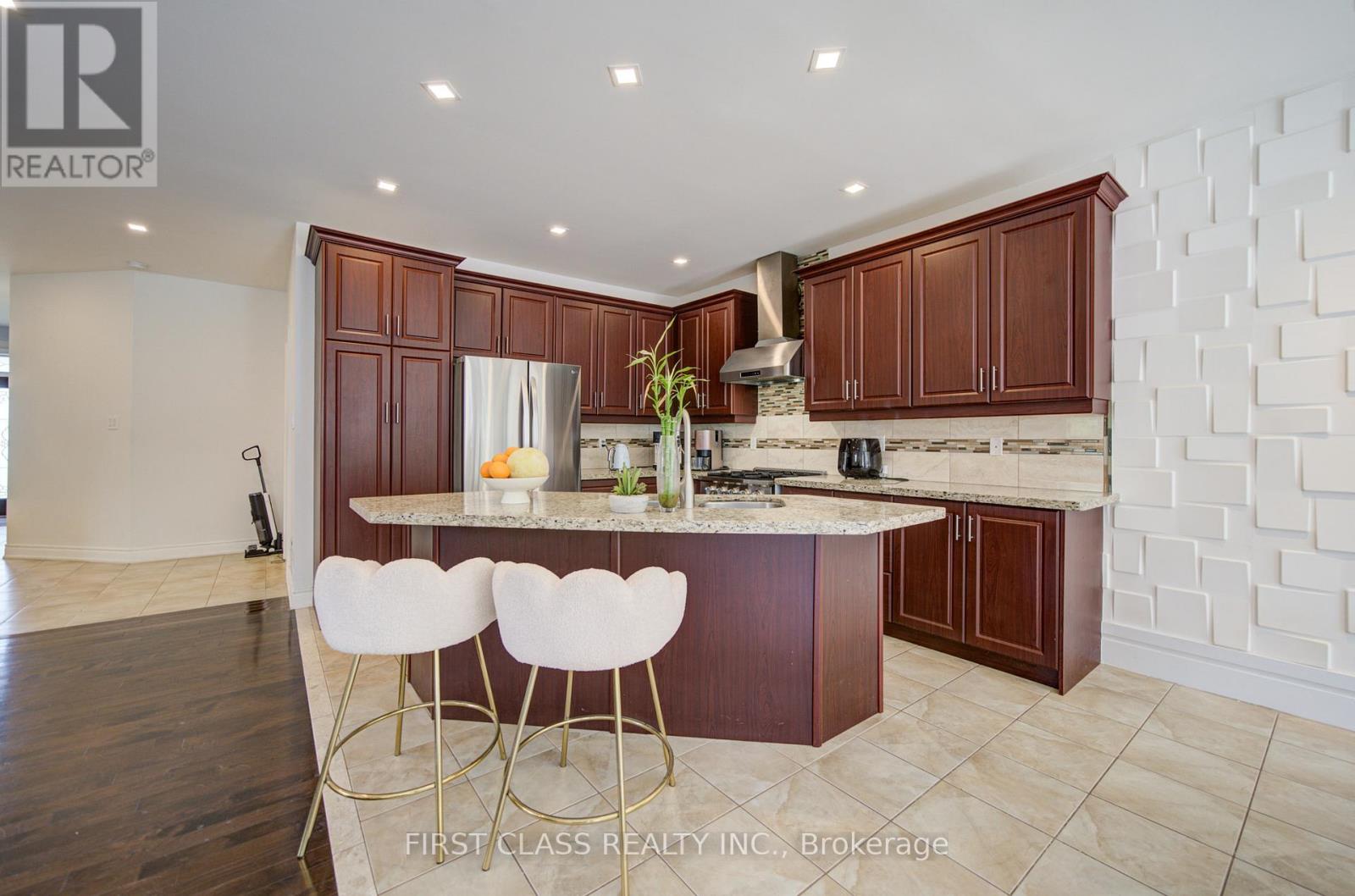 718 Peter Hall Drive, Newmarket, Ontario  L3X 2T1 - Photo 12 - N13521674