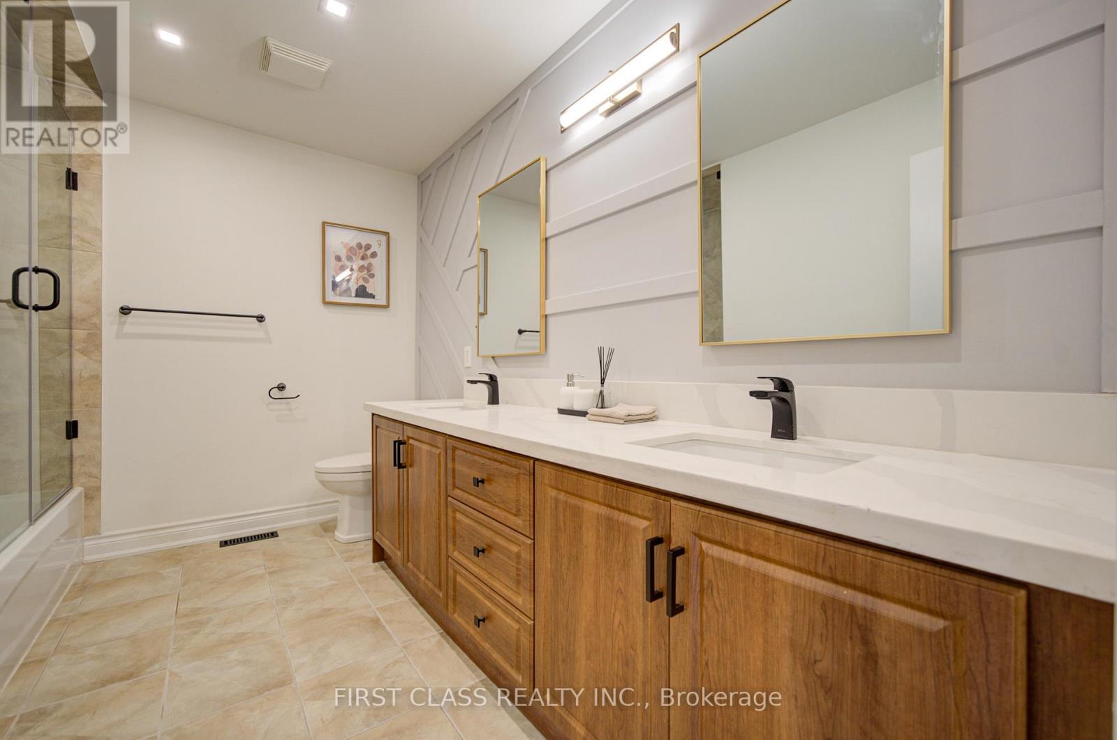 718 Peter Hall Drive, Newmarket, Ontario  L3X 2T1 - Photo 30 - N13521674