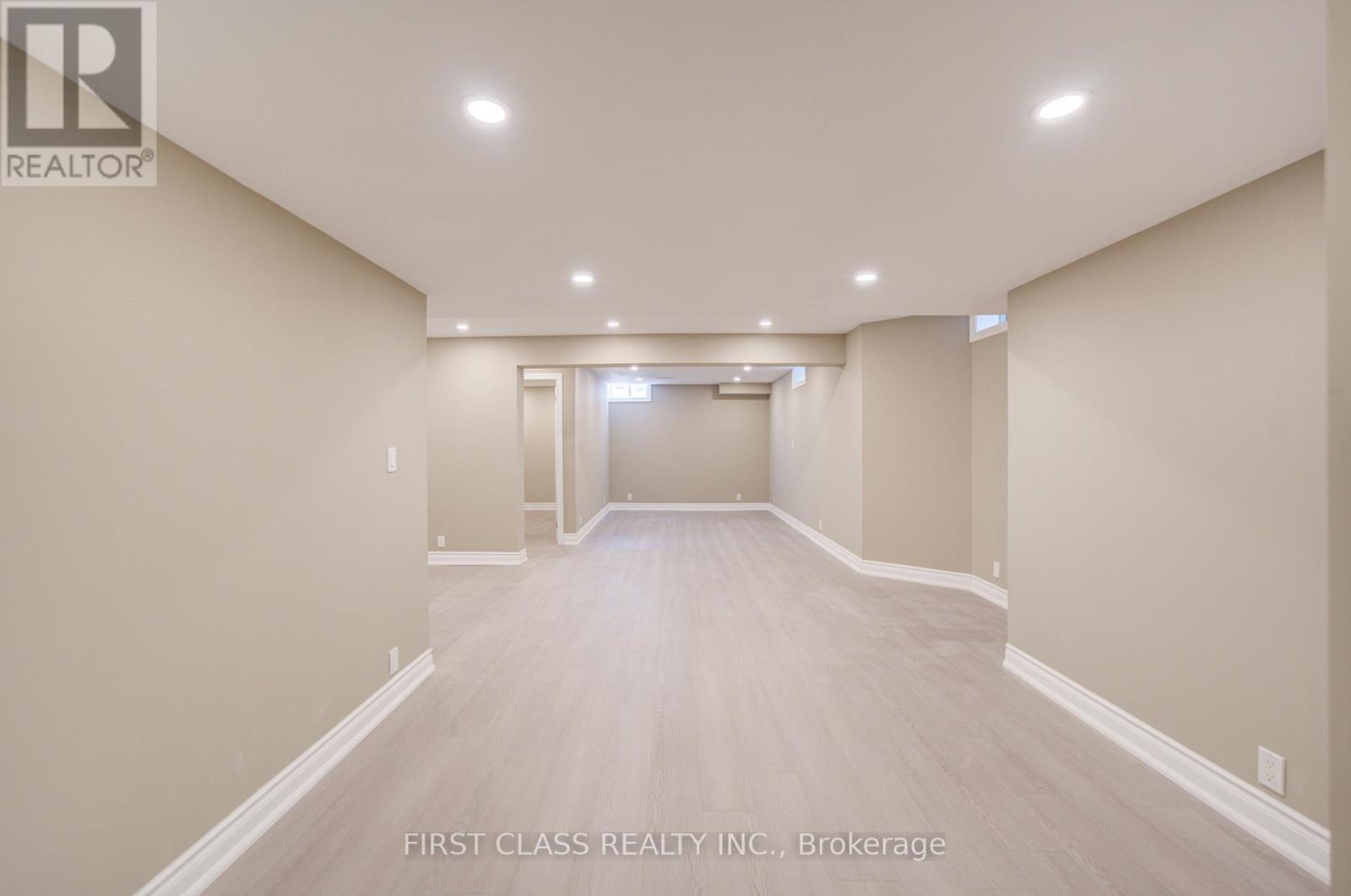 718 Peter Hall Drive, Newmarket, Ontario  L3X 2T1 - Photo 40 - N13521674