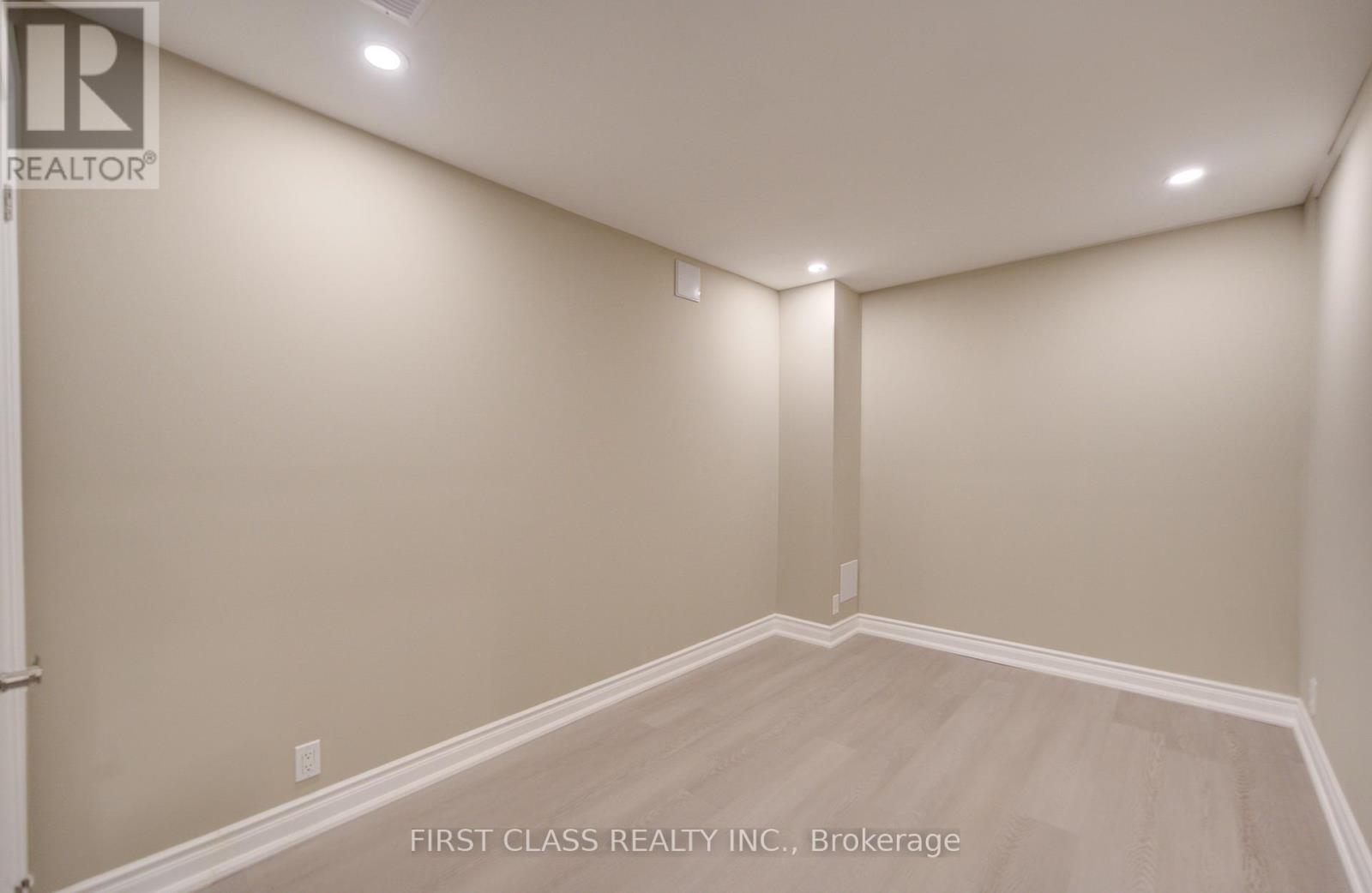 718 Peter Hall Drive, Newmarket, Ontario  L3X 2T1 - Photo 41 - N13521674