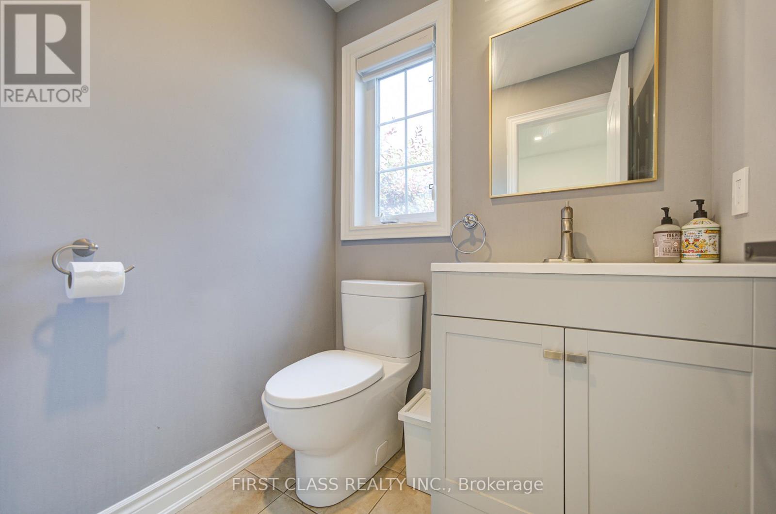 718 Peter Hall Drive, Newmarket, Ontario  L3X 2T1 - Photo 44 - N13521674
