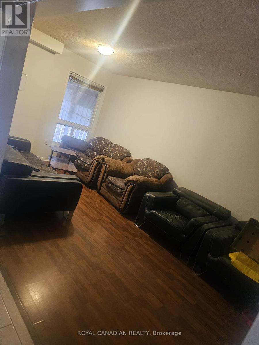 112 Lauraglen Crescent, Brampton (Fletcher's Creek South), Ontario  L6Y 5A3 - Photo 4 - W13521628