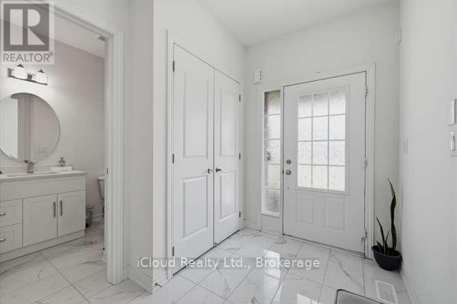 1944 Don White Court, Oshawa, Ontario  L1K 0R3 - Photo 4 - E13521658