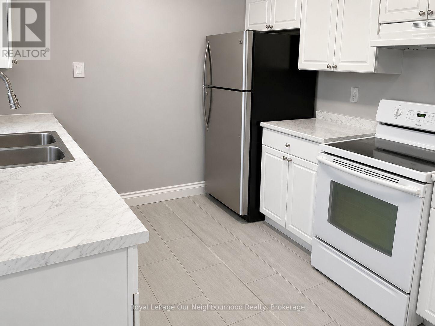Upper - 396 Fleetwood Drive, Oshawa (Eastdale), Ontario  L1K 1C4 - Photo 3 - E13521766