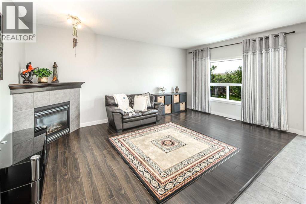 127 Everwoods Park SW, Calgary, Alberta  T2Y 0G3 - Photo 4 - A2325625