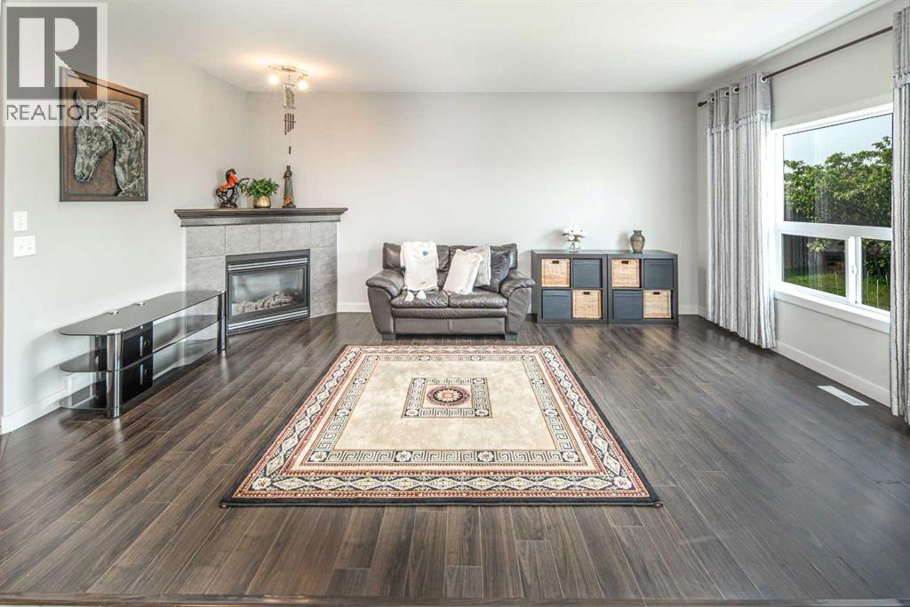 127 Everwoods Park SW, Calgary, Alberta  T2Y 0G3 - Photo 5 - A2325625