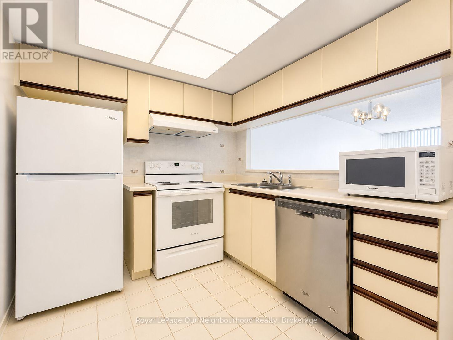 1103 - 330 ALTON TOWERS CIRCLE, Toronto (Milliken)
