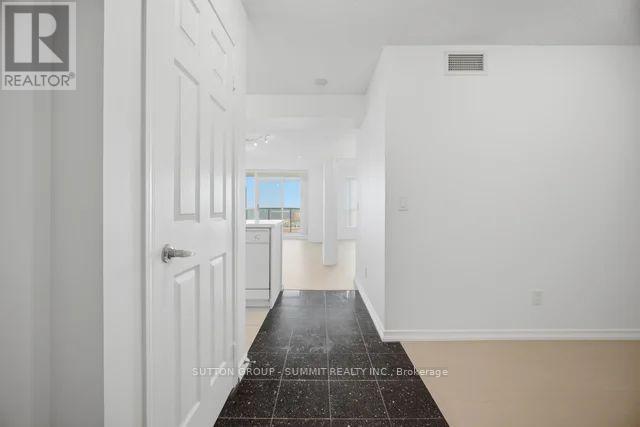 702 - 4889 Kimbermount Avenue, Mississauga, Ontario  L5M 7R9 - Photo 8 - W13521772